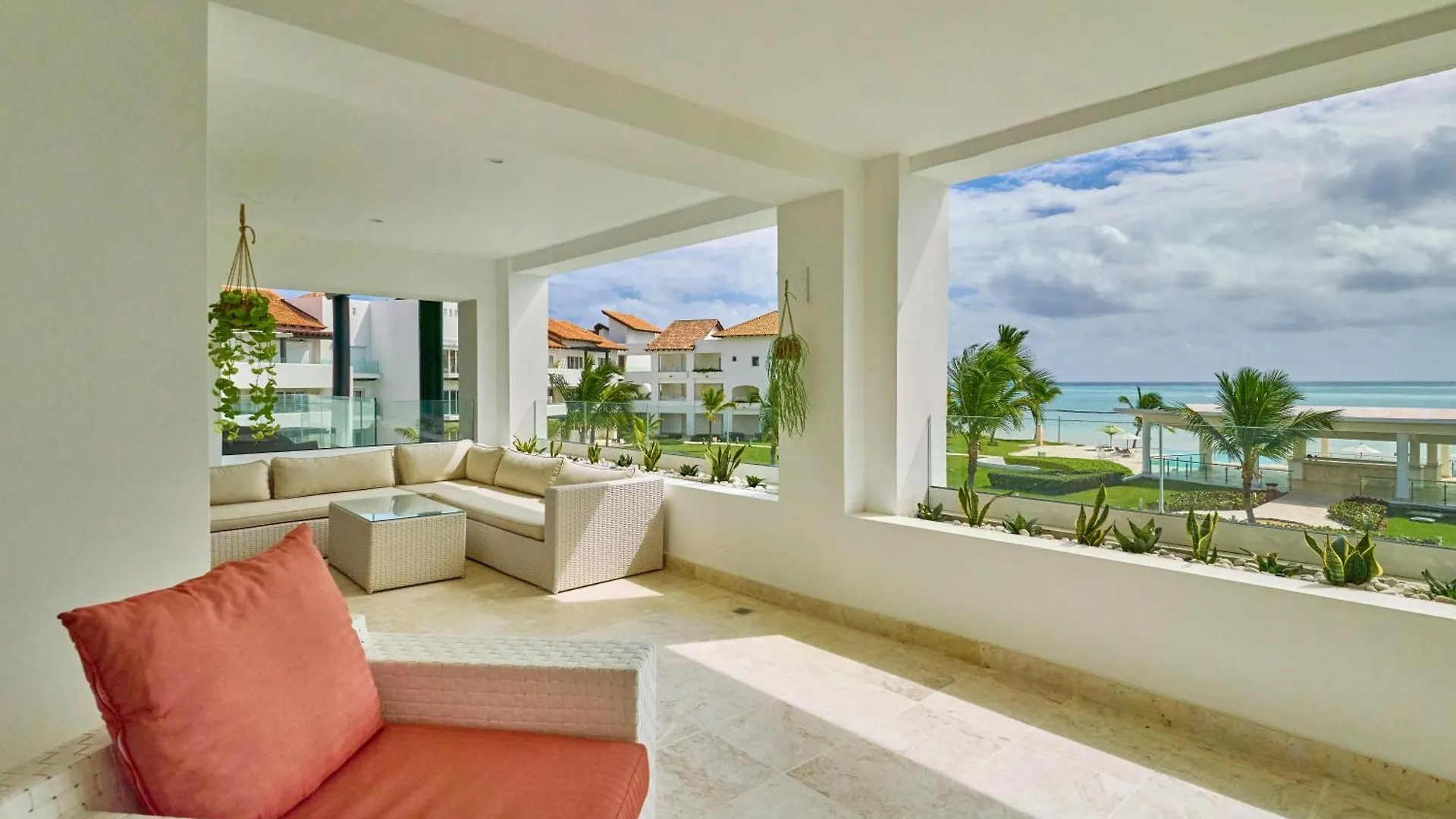 Chic 1 Bedroom Retreat In Cap Cana W- Private Beach Punta Cana