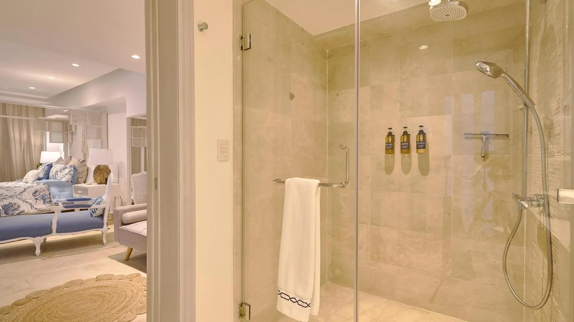 Chic 1 Bedroom Retreat In Cap Cana W- Private Beach Punta Cana Appartamento