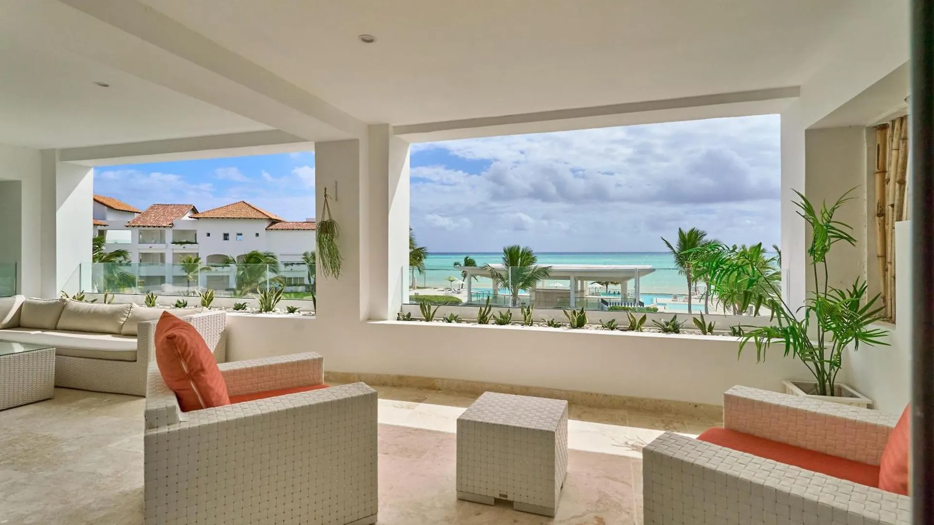 Chic 1 Bedroom Retreat In Cap Cana W- Private Beach Punta Cana Apartment